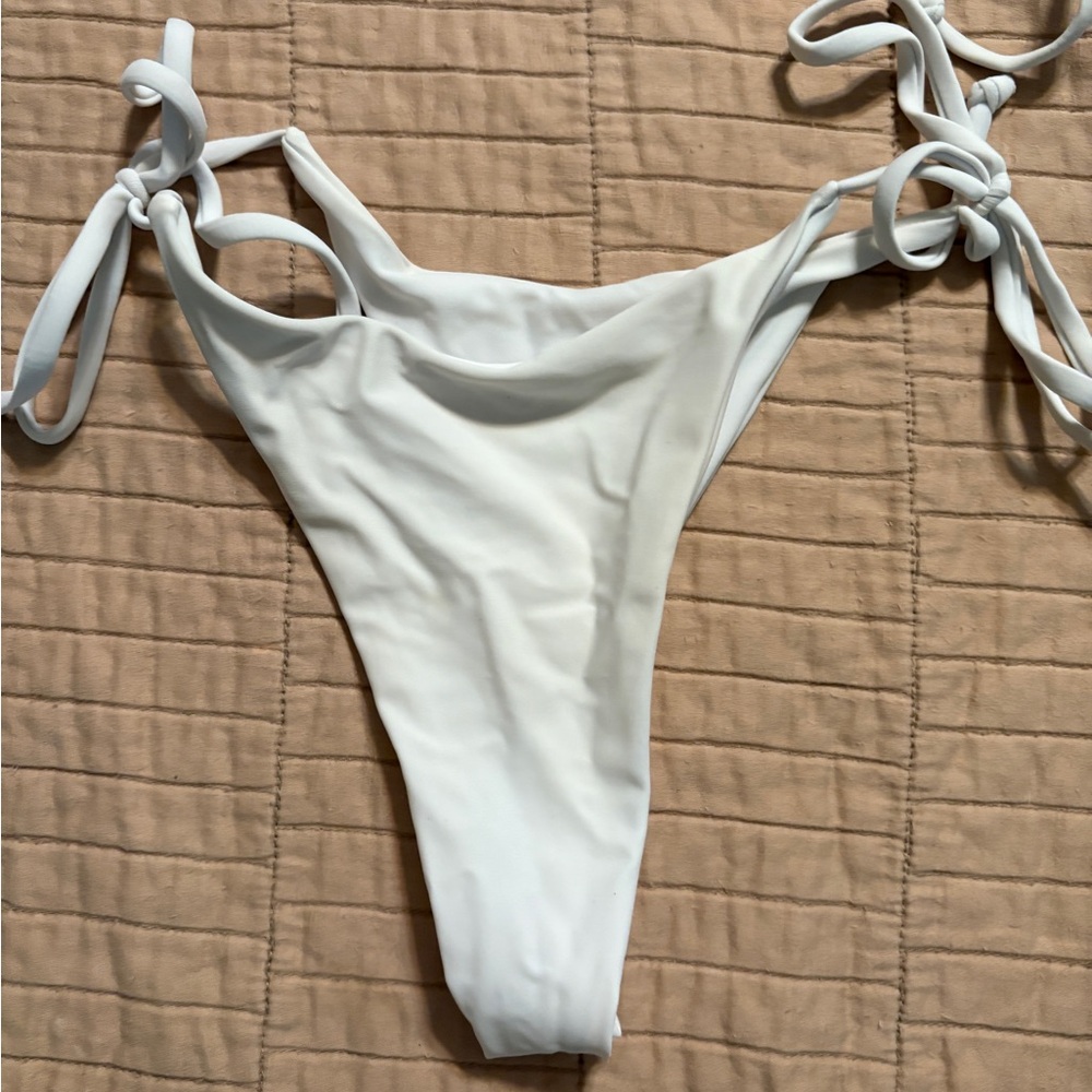 #4 - SPRING CLEANING: SHEIN White Triangle String Bikini Set - small - Picture 5 of 7